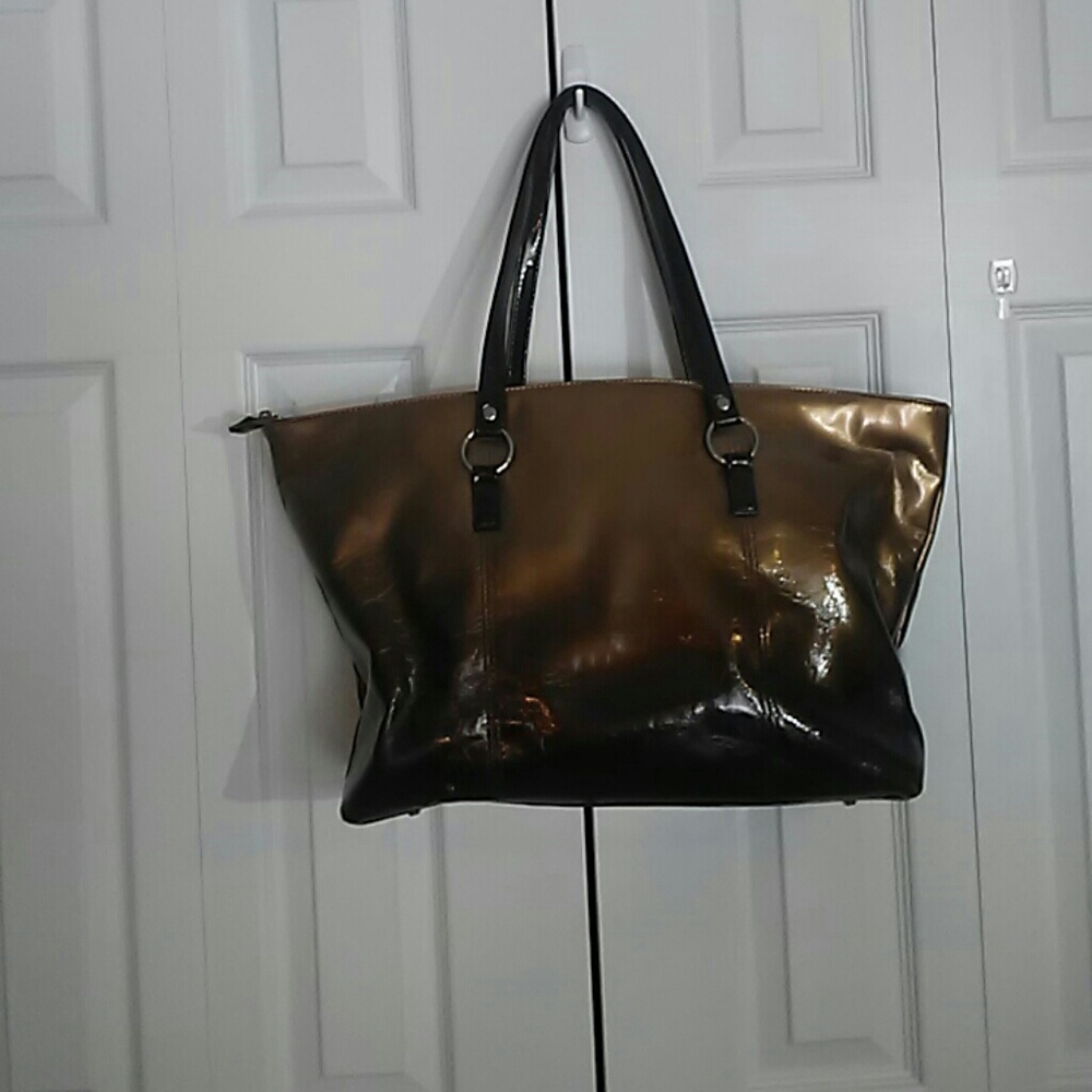 Beautiful 15x11 travel bag with accessories